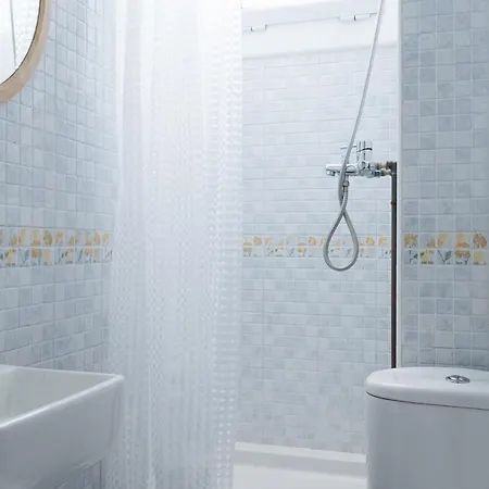 Sunny And Modern Ideal For Groups Apartment Barcelona