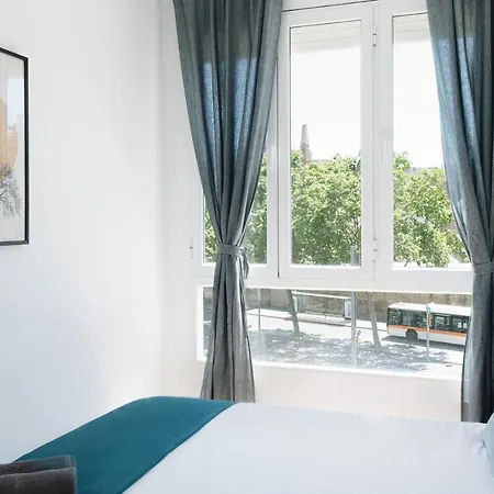 Sunny And Modern Ideal For Groups Barcelona