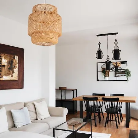 Sunny And Modern Ideal For Groups Apartment Barcelona