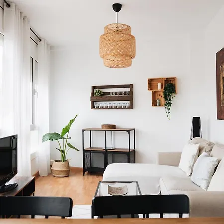 Apartment Sunny And Modern Ideal For Groups