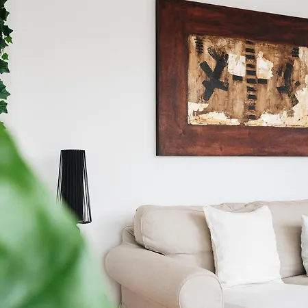 Sunny And Modern Ideal For Groups Apartment *